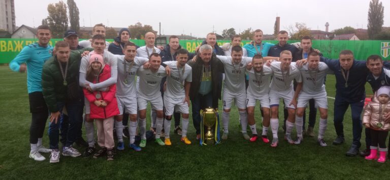 У Житомирі проходив «золотий матч», а чемпіонський титул попрямував у Романів