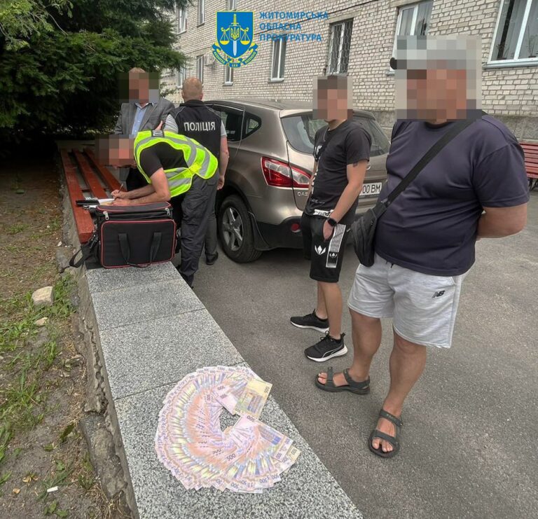 Вимагав «відкати» за поставлене медобладнання – на Житомирщині судитимуть директора комунальної лікарні
