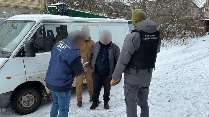На Київщині військовослужбовці продавали ресторанам та магазинам продукти харчування, які призначались для бійців ЗСУ на фронті