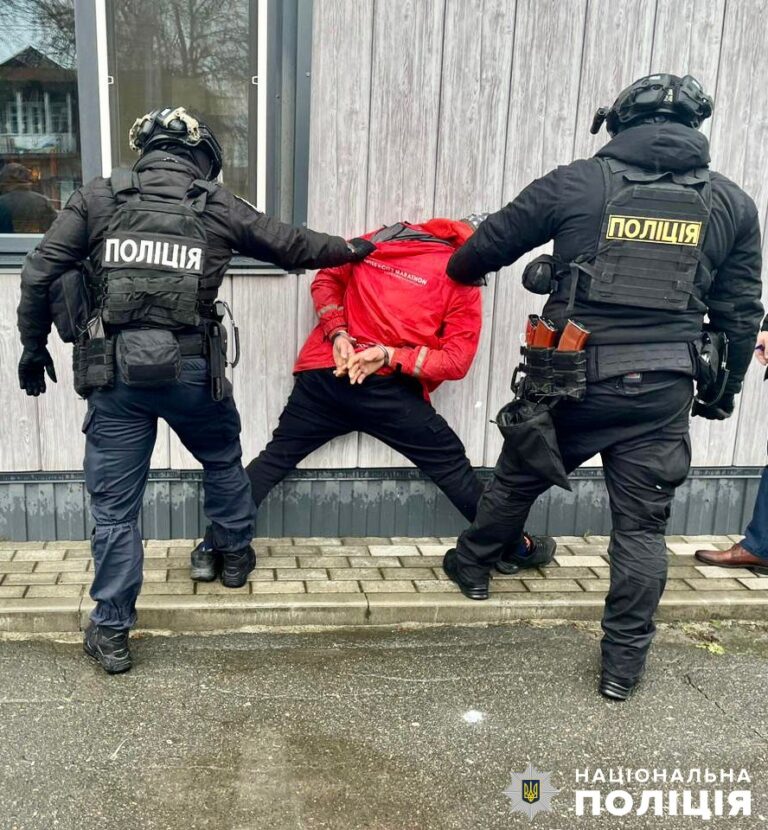 У Малині слідчі поліції затримали продавця амфетаміну: під час розслідування чоловік перебуватиме у слідчому ізоляторі