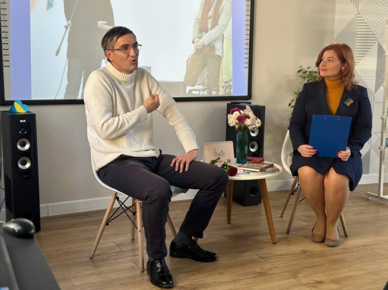 У Житомирі презентували книгу «Відсіч»