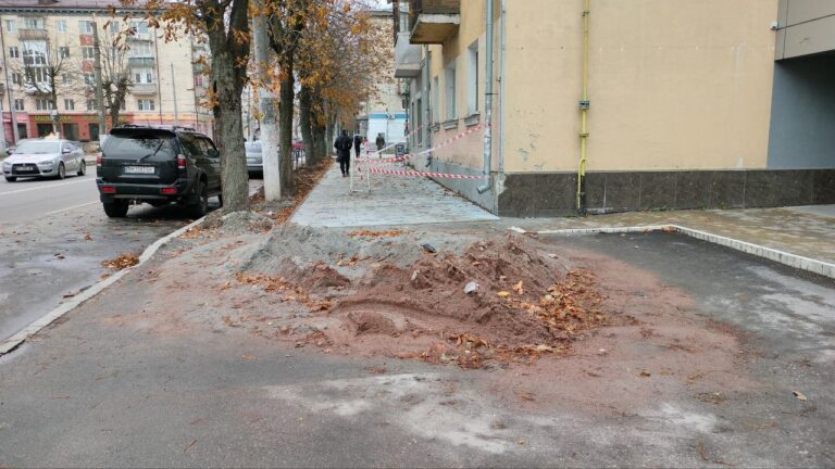 ФОТОФАКТ: Плиткарі в Житомирі