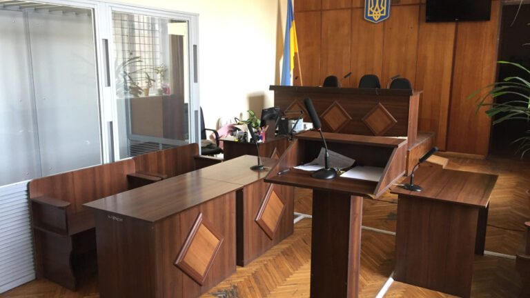 У Житомирі підозрюваний склав заповіт на користь усіх суддів суду, щоб завадити розгляду клопотання про продовження строку розслідування