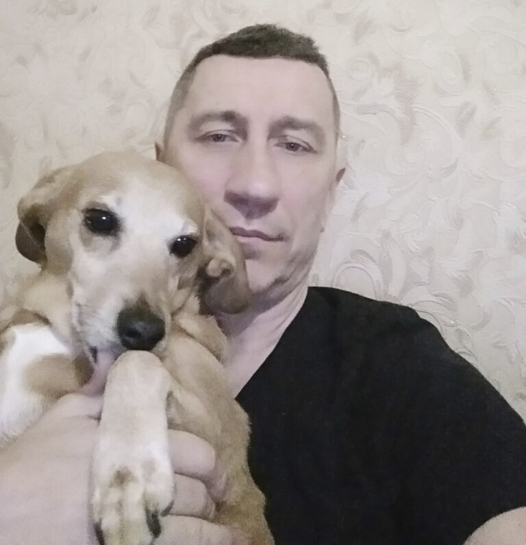 Вітаємо волонтера та журналіста Сергія Фореста з Днем народження!