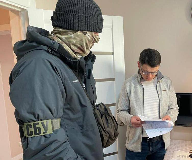 Служба безпеки України затримала агента ФСБ, який збирав інформацію про військових Житомирщини