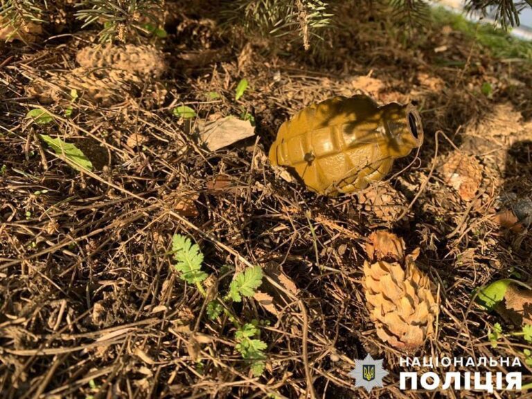 Небезпечна знахідка на одній із АЗС Житомирського району: поліція працювала на місці події