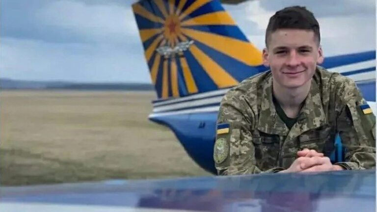 У Малині прощаються з 23-річним пілотом бойового літака МіГ-29 Владиславом Залістовським