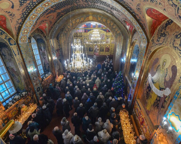 У Свято-Михайлівському кафедральному соборі м. Житомира відбулись урочисті богослужіння. Фоторепортаж