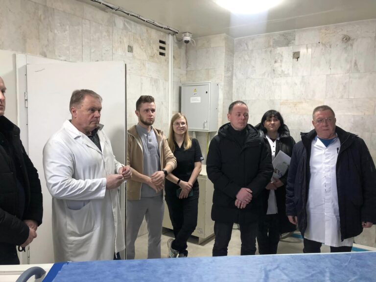 Мер Малина «продав» лікарню відомому корупціонеру. Тепер будуть «пиляти» бюджет разом?