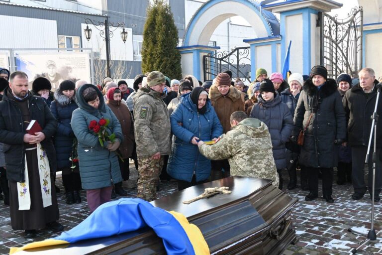 У Баранівці попрощалися з 36-річним захисником України Богданом Володимировичем Алексійчуком