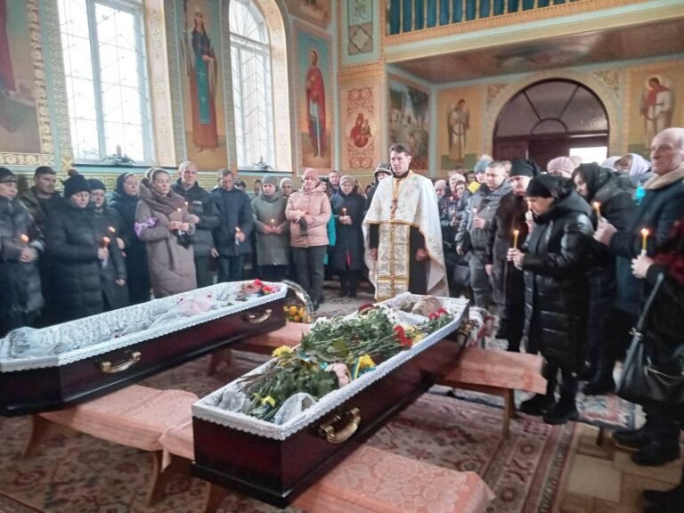 У Пулинах попрощалися з відважними Воїнами Сергієм Захарчуком та Володимиром Давидюком