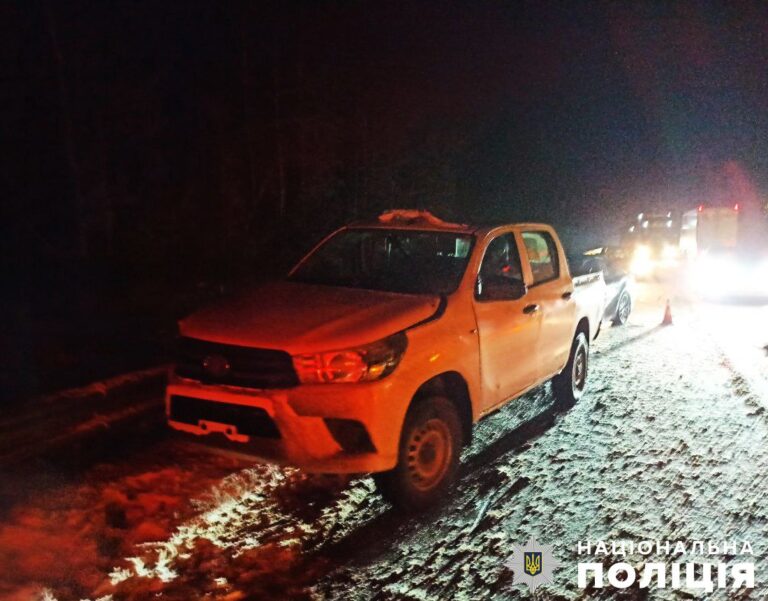 Поліцейські розслідують обставини ДТП в Оліївській громаді