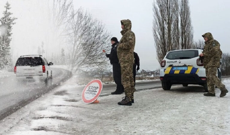Українським водіям почали масово виписувати штрафи за популярне зимове порушення