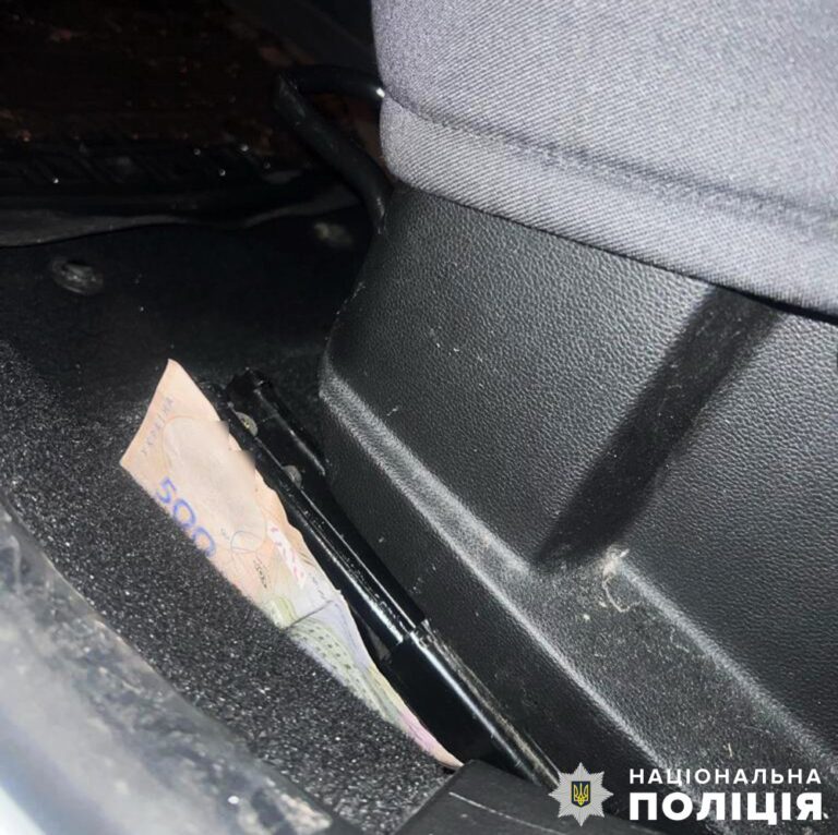 Поліцейські наголошують: спроба «залагодити питання» хабарем – кримінально каране діяння