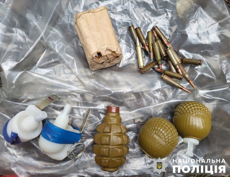 За минулий рік поліцейські Житомирщини вилучили з незаконного обігу понад 300 гранат та майже 40 тисяч набоїв