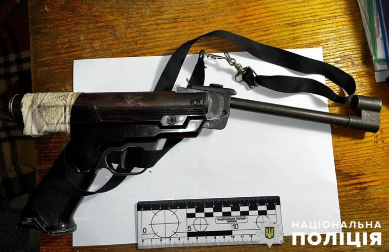 У Коростені поліція затримала чоловіка, який скоїв розбійний напад на 19-річного парубка