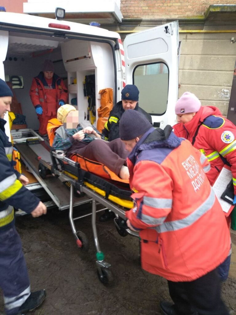 Упродовж доби рятувальники ліквідували 1 пожежу та здійснили 4 виїзди на проведення аварійно-рятувальних робіт