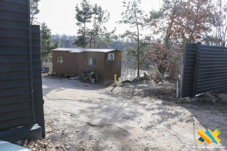 З прибережної зони Тетерева демонтували паркан на вимогу місткої ради
