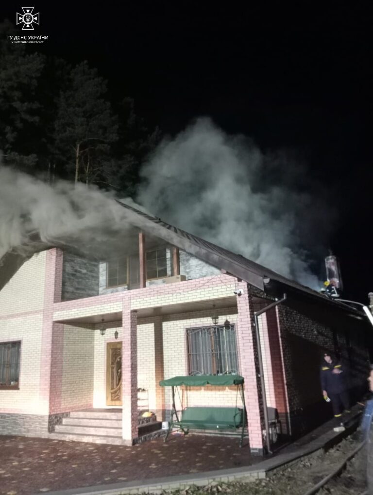В с. Левків під час самостійного гасіння пожежі у житловому будинку отримав отруєння чадним газом 19-річний син власника