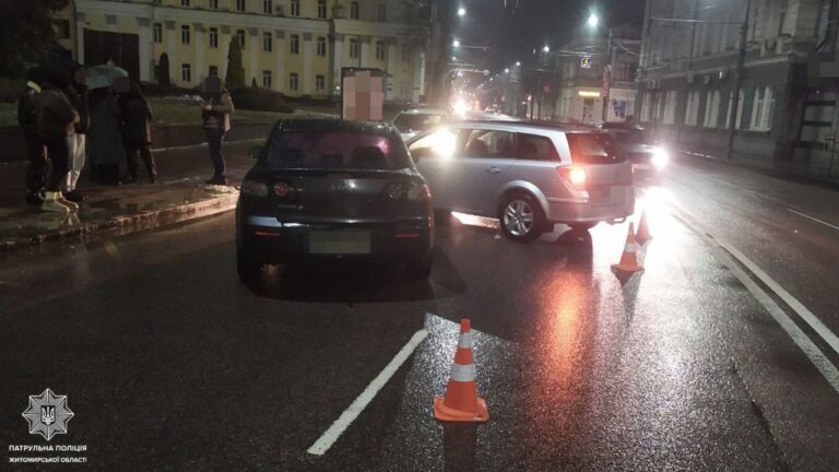 Подробиці автопригоди неподалік міської ради