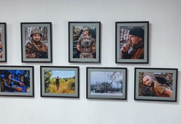 У Музею історії міста Бердичева 24 лютого було відкрито фотовиставку «Незламні»