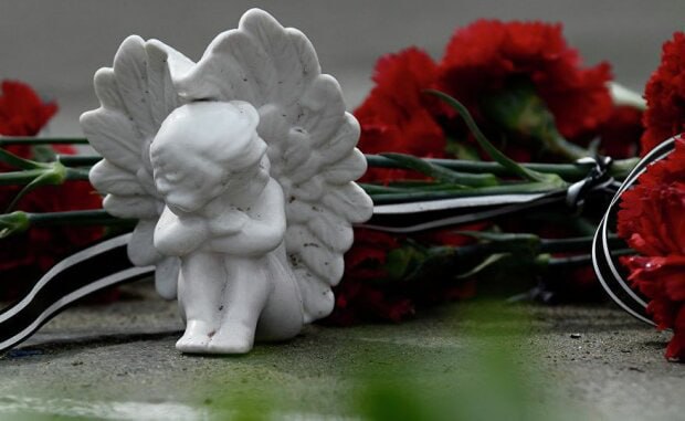 У Житомирі взяли під домашній арешт подружжя, яке підозрюють у доведенні до самогубства своєї онуки