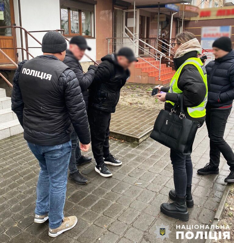 Житомирські поліцейські перекрили канал ухилення від мобілізації