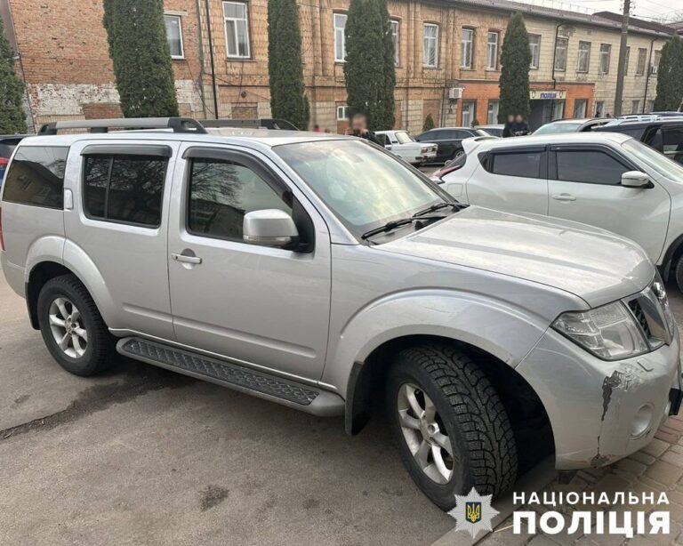 Поліцейські затримали підозрюваного у викраденні автомобіля у жителя Брусилова