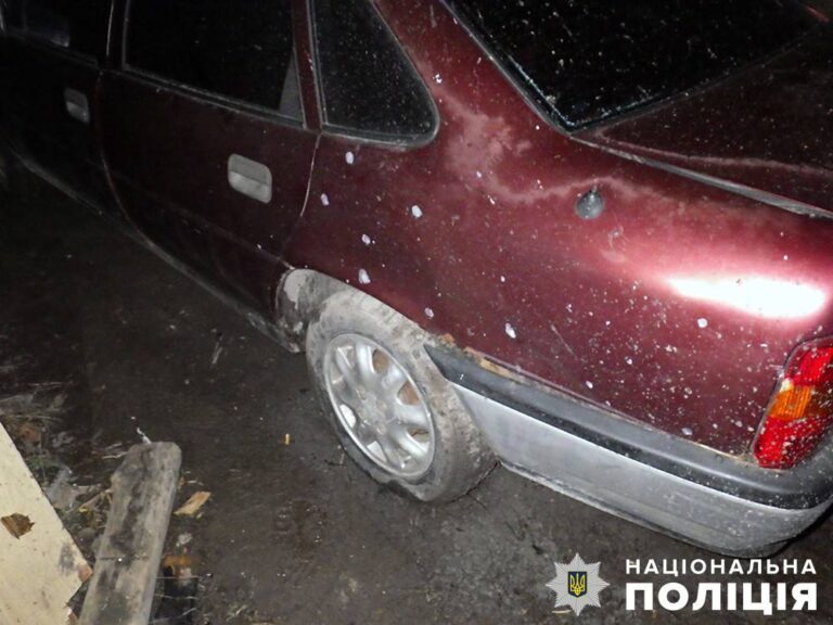 Кинув гранату на подвір’я пенсіонера: звягельські слідчі відправили на лаву підсудних причетного