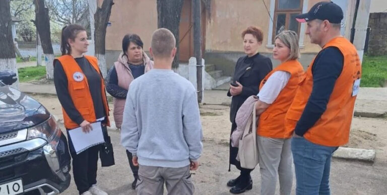 Ішов до своєї дівчини: під Одесою невідомі у військовій формі скрутили 14-річного підлітка, — ЗМІ