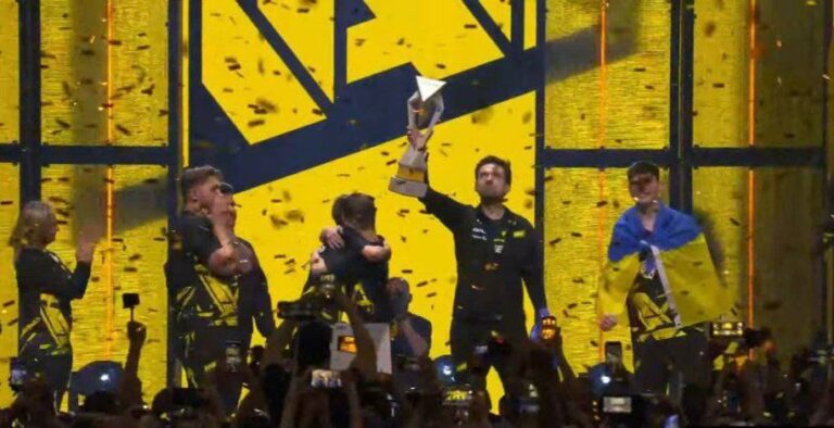 Українська команда NaVi стали чемпіонами по грі Countre Strike 2