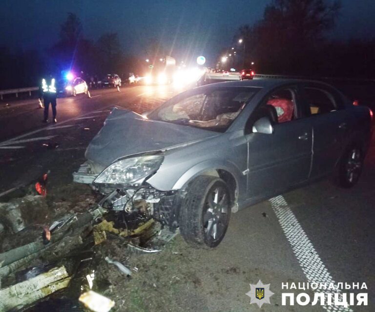 На Звягельщині поліція розслідує ДТП з травмуванням пасажирки автомобіля