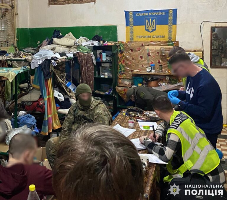 Поліція Житомирщини інформує про розслідування шахрайств з розшуком зниклих військових: троє підозрюваних, понад 400 000 гривень збитків