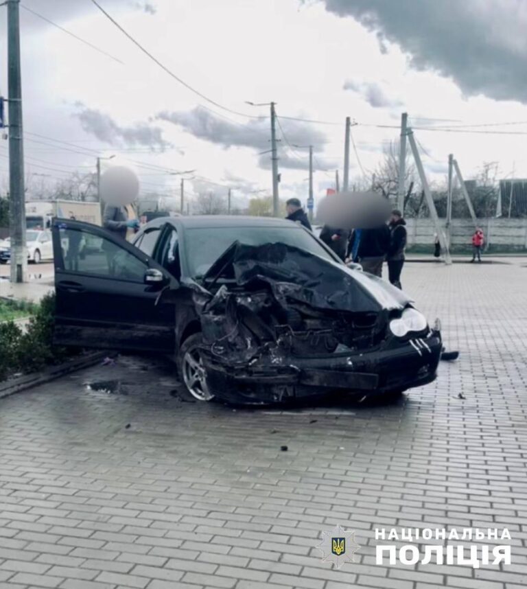 У Житомирі в подвійній ДТП загинув неповнолітній мопедист: поліція з’ясовує обставини