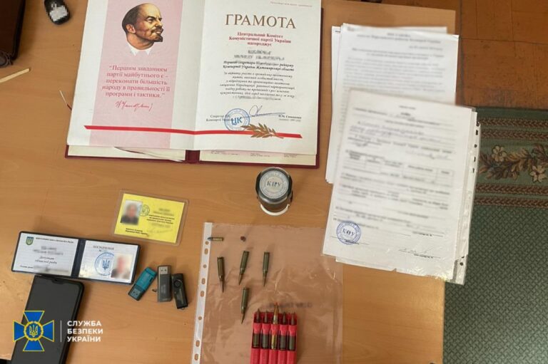ДБР затримало керівника заповідника з Житомирщини, який організував нелегальний збут деревини