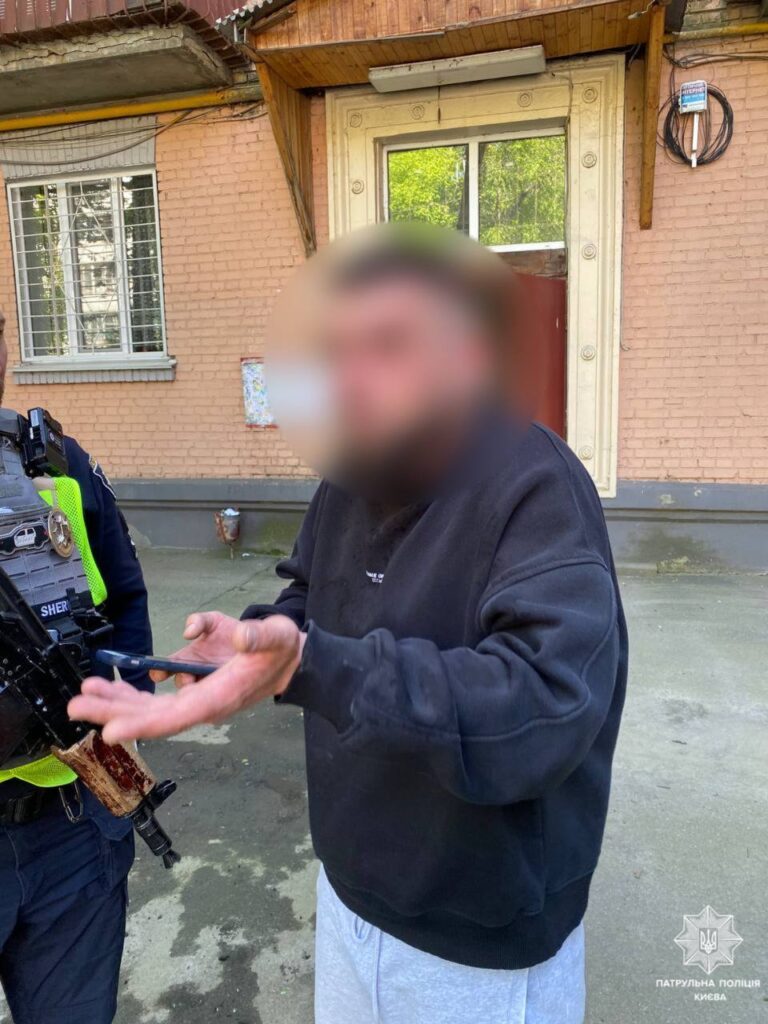 У Києві чоловік зателефонував правоохоронцям, бо йому наснився сон, в якому невідомі вбили його друга