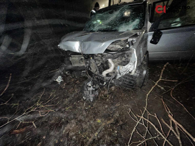 Аварія без водія. Суддю з Житомирщини знайшли на пасажирському сидінні одразу після ДТП
