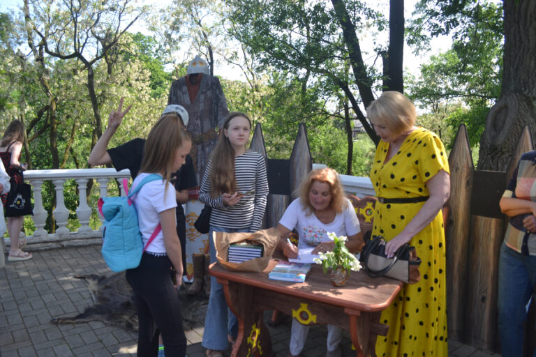 В Коростені відбулася презентація книги Людмили Гладиш «Слово про слов’ян»