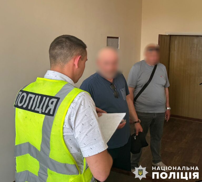 Міні-колцентр у місцях позбавлення волі: на Житомирщині поліція викрила організатора шахрайської схеми