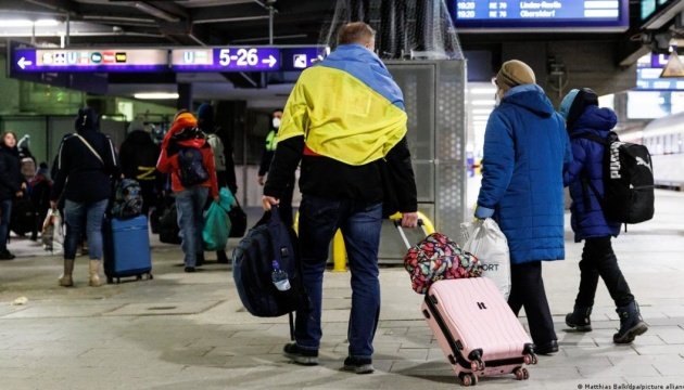 «Хто, хто в Україні живе?»: Майже 50% українських біженців хотіли б отримати інше громадянство