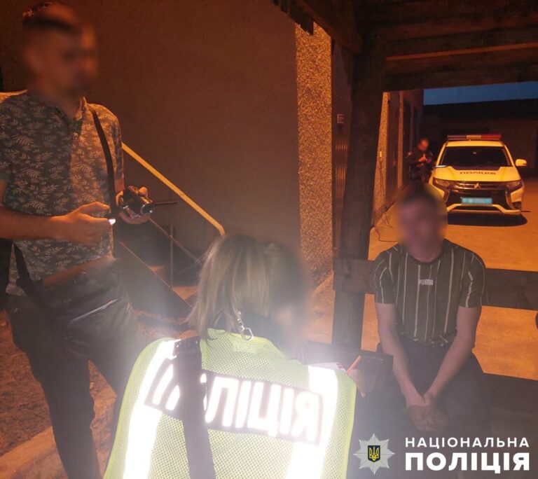 Керування напідпитку, опір поліцейським та спроба підкупу – на Житомирщині правоохоронці затримали правопорушника