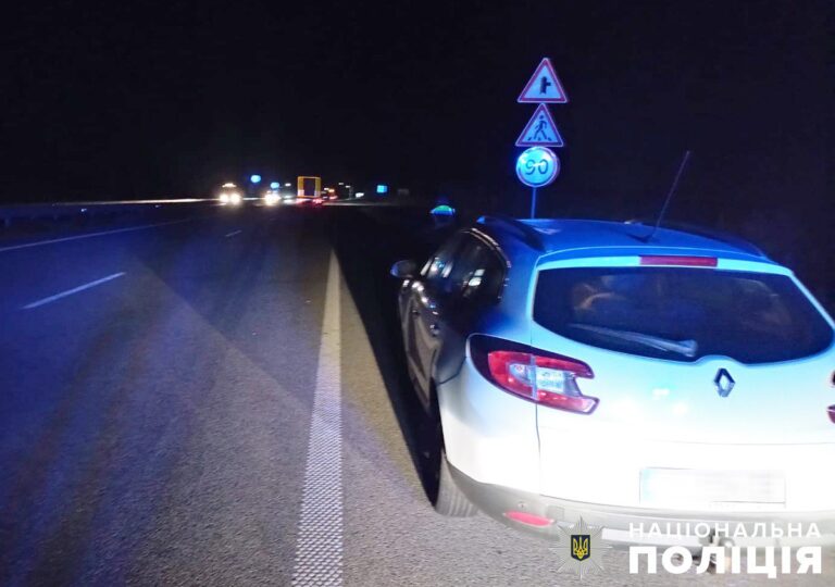 Звягельські слідчі поліції встановлюють обставини ДТП