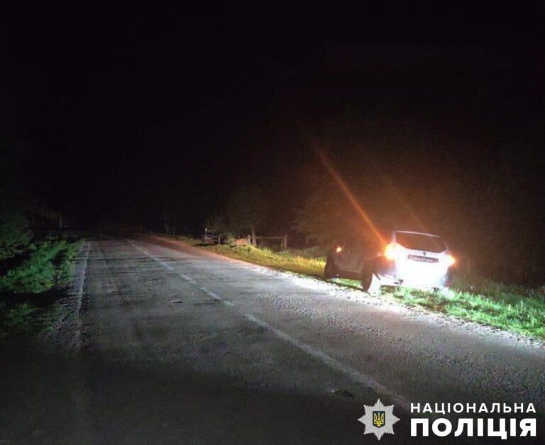 Поліція з’ясовує обставини травмування мотоцикліста в ДТП на Олевщині