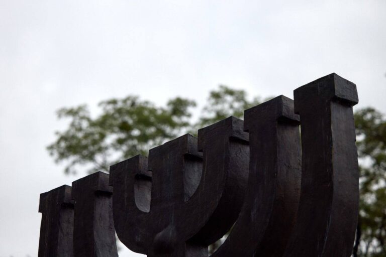 Сьогодні День пам’яті українців, які рятували євреїв під час Другої світової війни