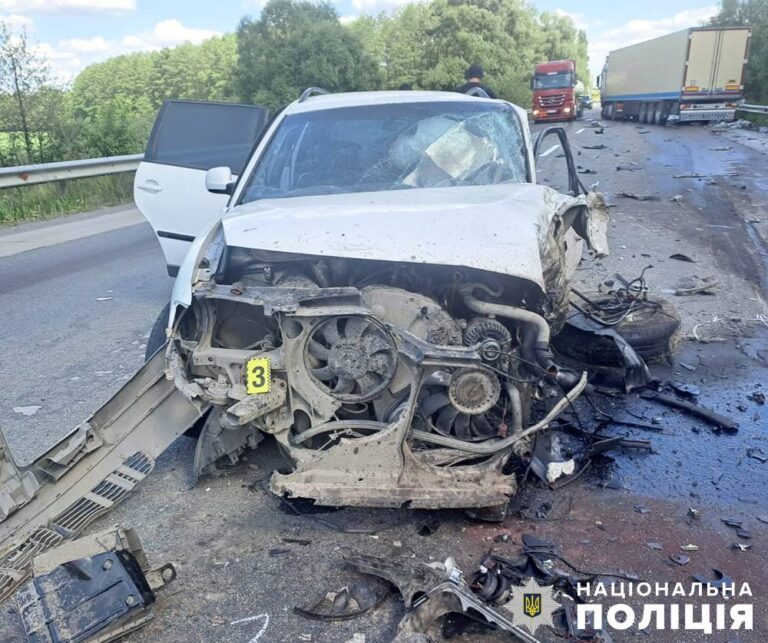 Поліція розслідує подвійну ДТП у Коростенському районі