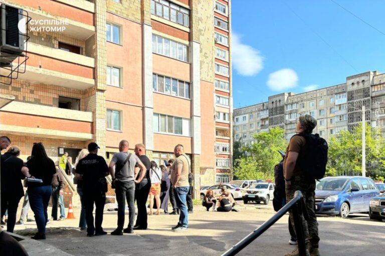 У Житомирі поліція встановлює обставини загибелі двох дівчат
