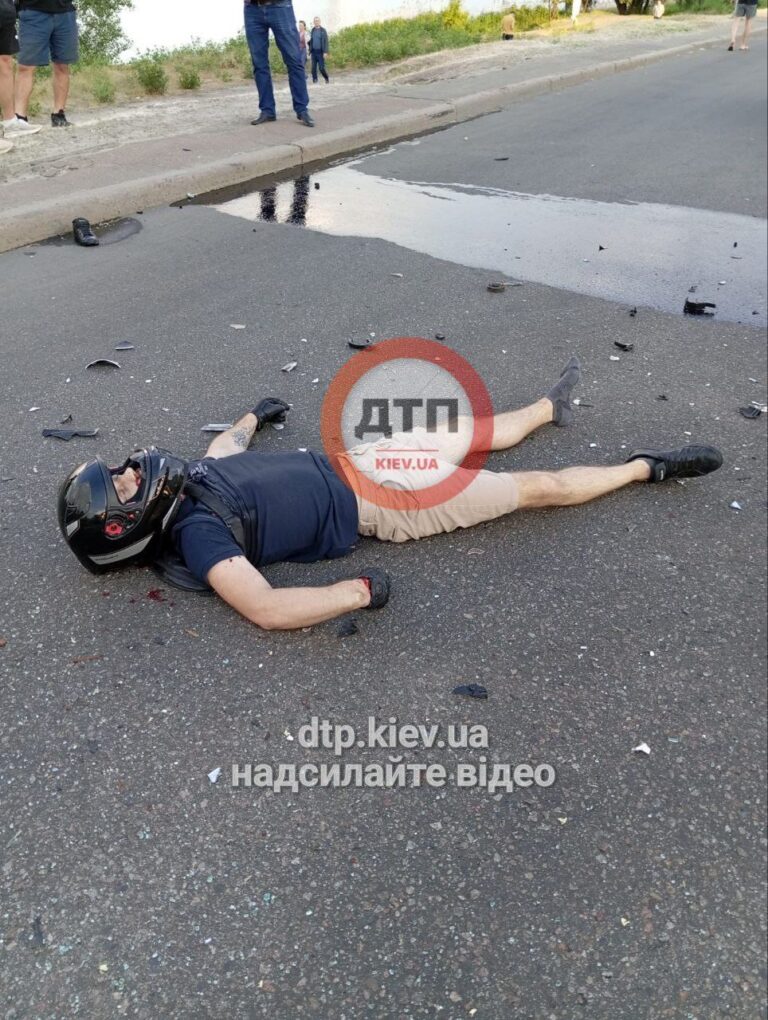 Цінуйте життя. Фоторепортаж з місця жахливого смертельного ДТП в Києві