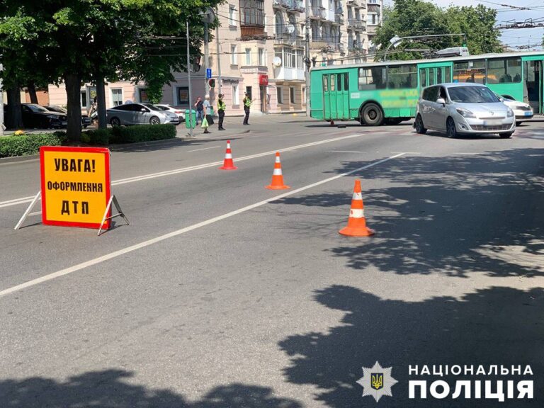 У Житомирі в ДТП травмовано жінку-пішохода: поліція встановлює обставини