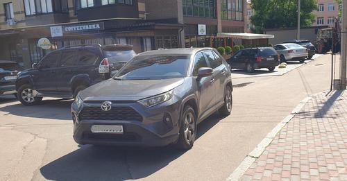 Бердичівський депутат Богдан Кицак їздить на автомобілі, якого немає в його декларації