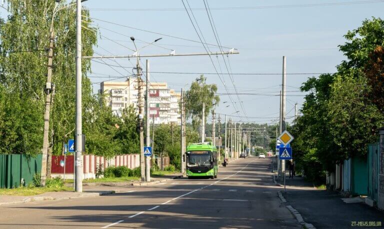 Житомиряни звикають до зручностей тролейбуса на Мальованці